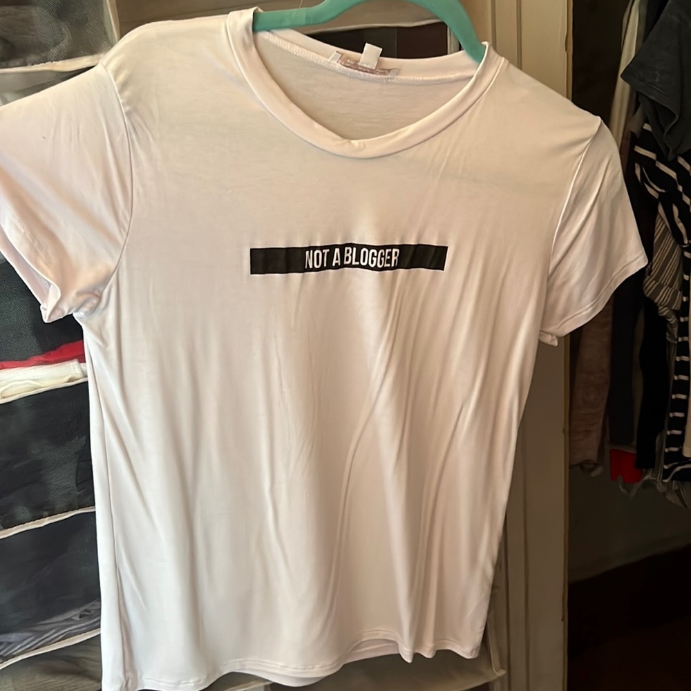 American eagle not a blogger tee